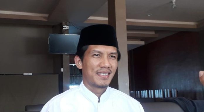 Wakil Ketua Komisi I DPRD Kota Batam, Safari Ramadhan Minta Pemko Tindak Gelper Tanpa Izin
